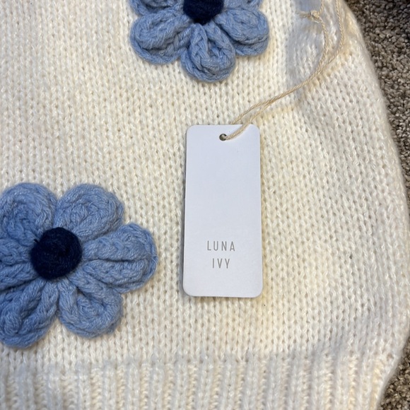 Luna Ivy Cardigan Sweater NWT - Picture 6 of 10